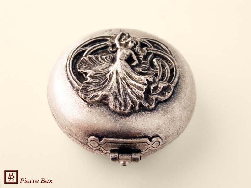 Pierre-Bex Art-Nouveau pillbox lady 42149-16